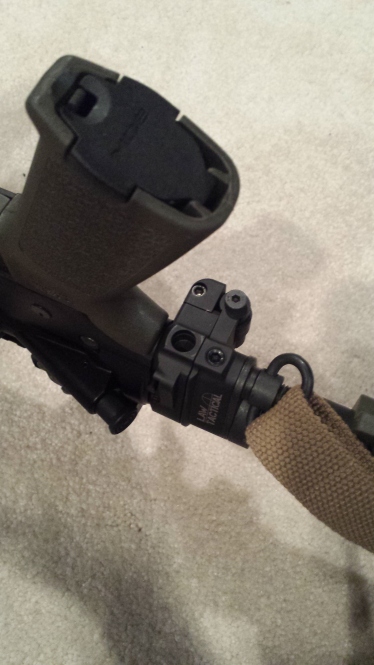 Image shows the poor placement of the QD socket on the underside of the Law Tactical hinge.